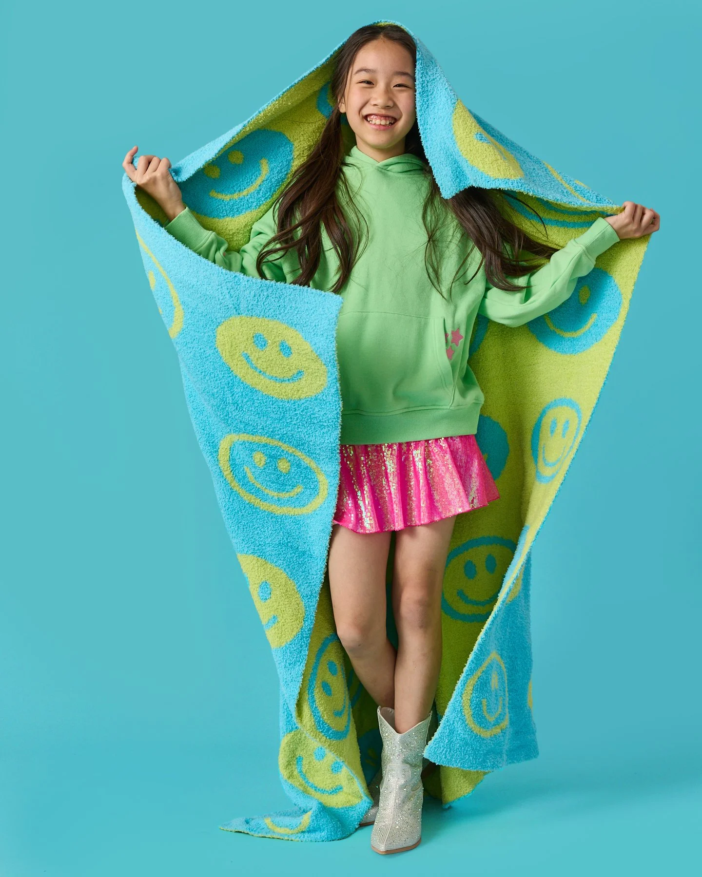 260429Iscream_Fall26_Iscream_SmileyBlanket_5136.jpg