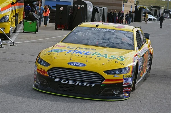 Todd Gilliland Dominant in Valley Star Credit Union 300