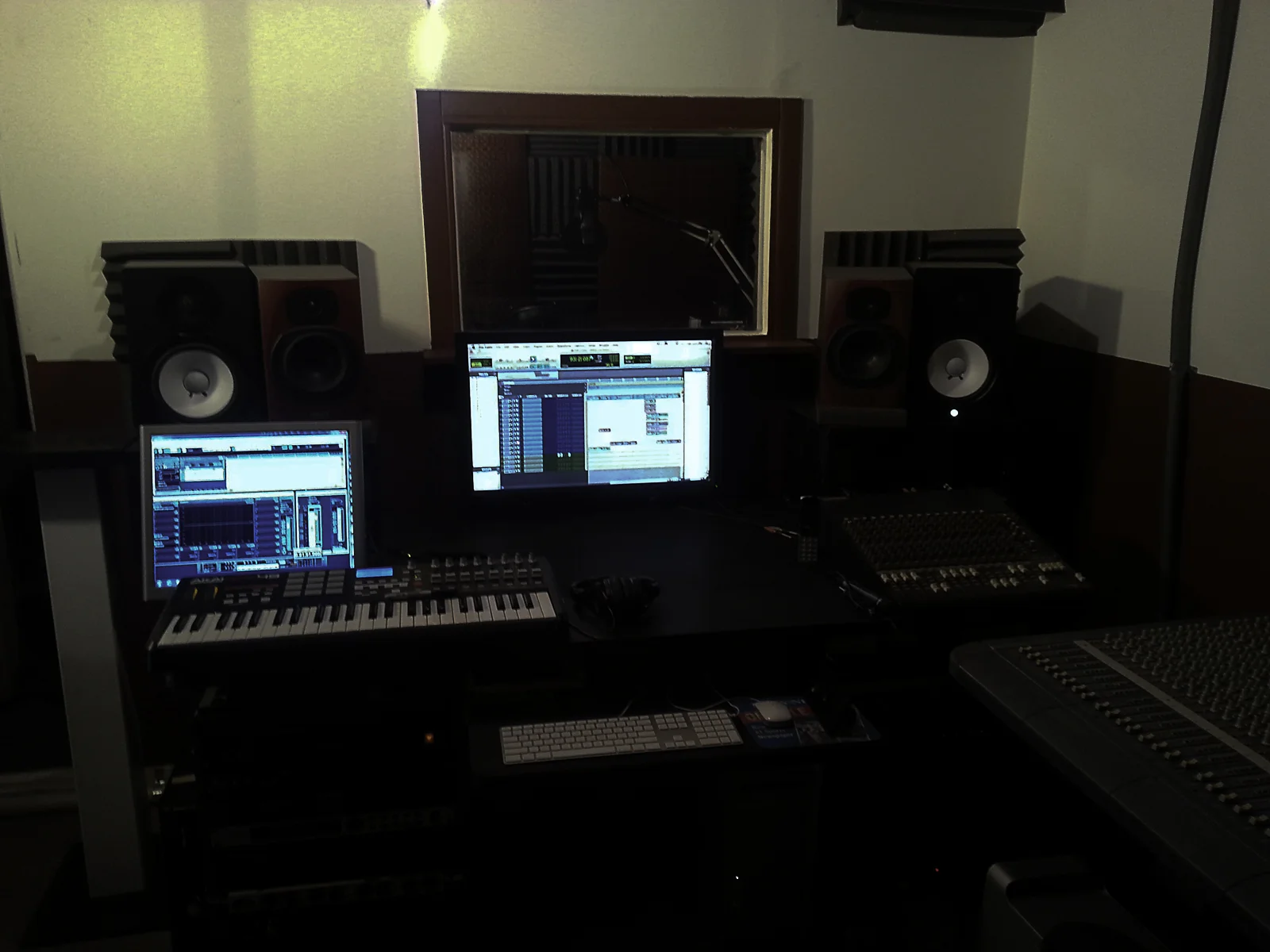 studio (3 of 30).jpg
