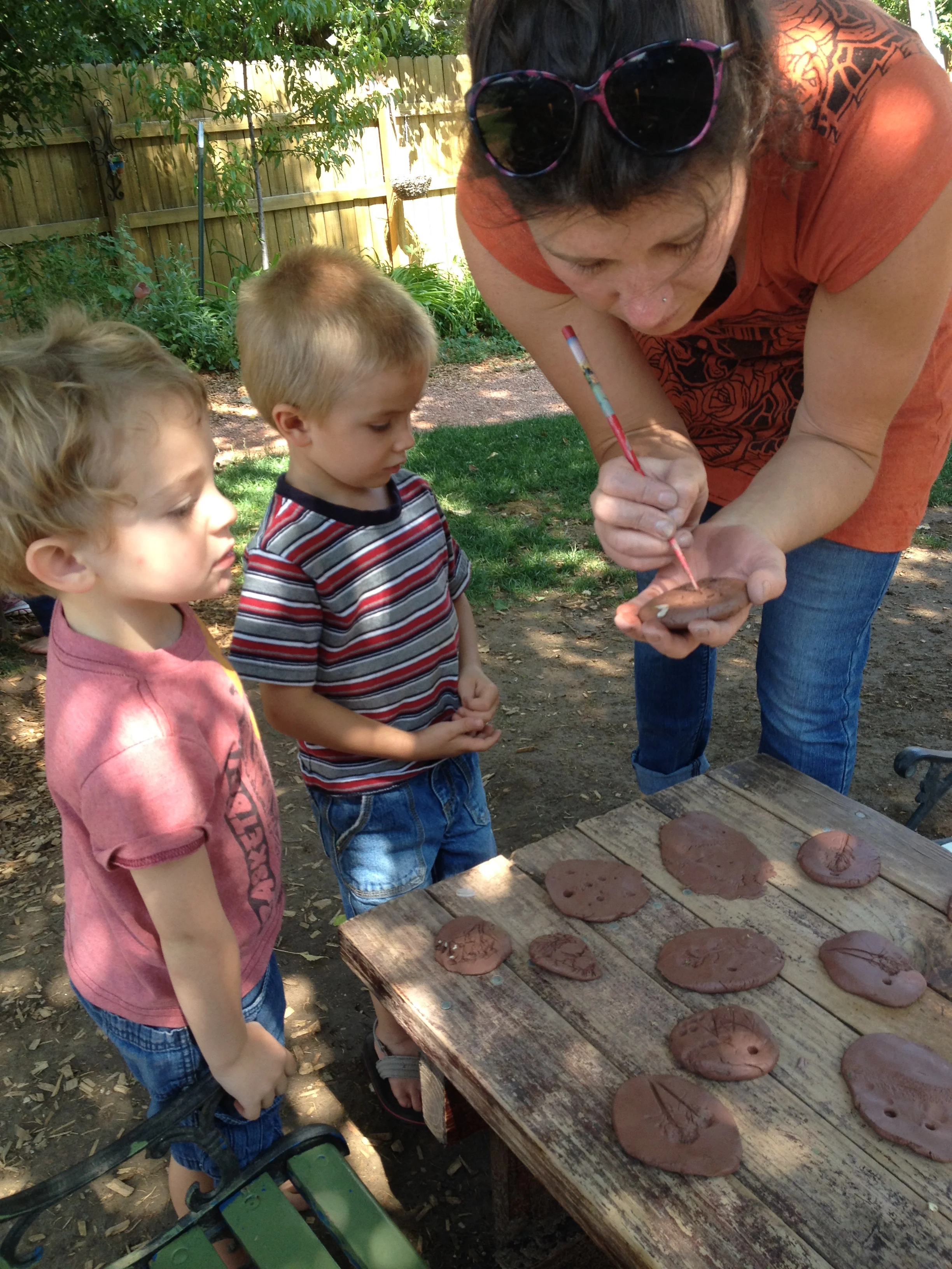 Alie Guiding Young Nature Artists