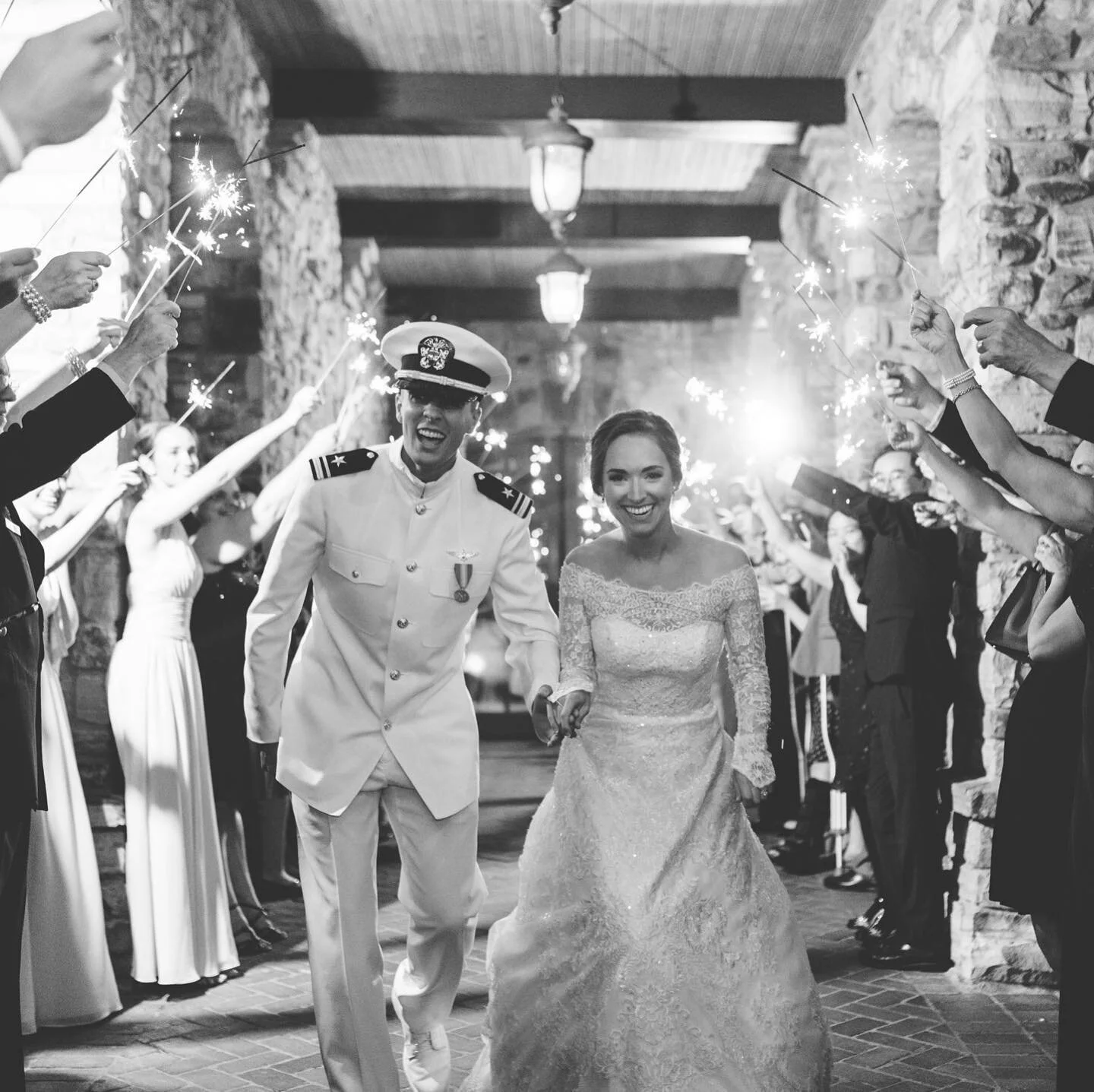 The sparkler exit!! ✨
 These are always so much fun!
For send-offs I have seen bubbles, ribbon wands, balloons, flower petals and more! 
What would you love to have at your wedding? Come vote in my stories for your favorite send-off prop!
📷: @gk