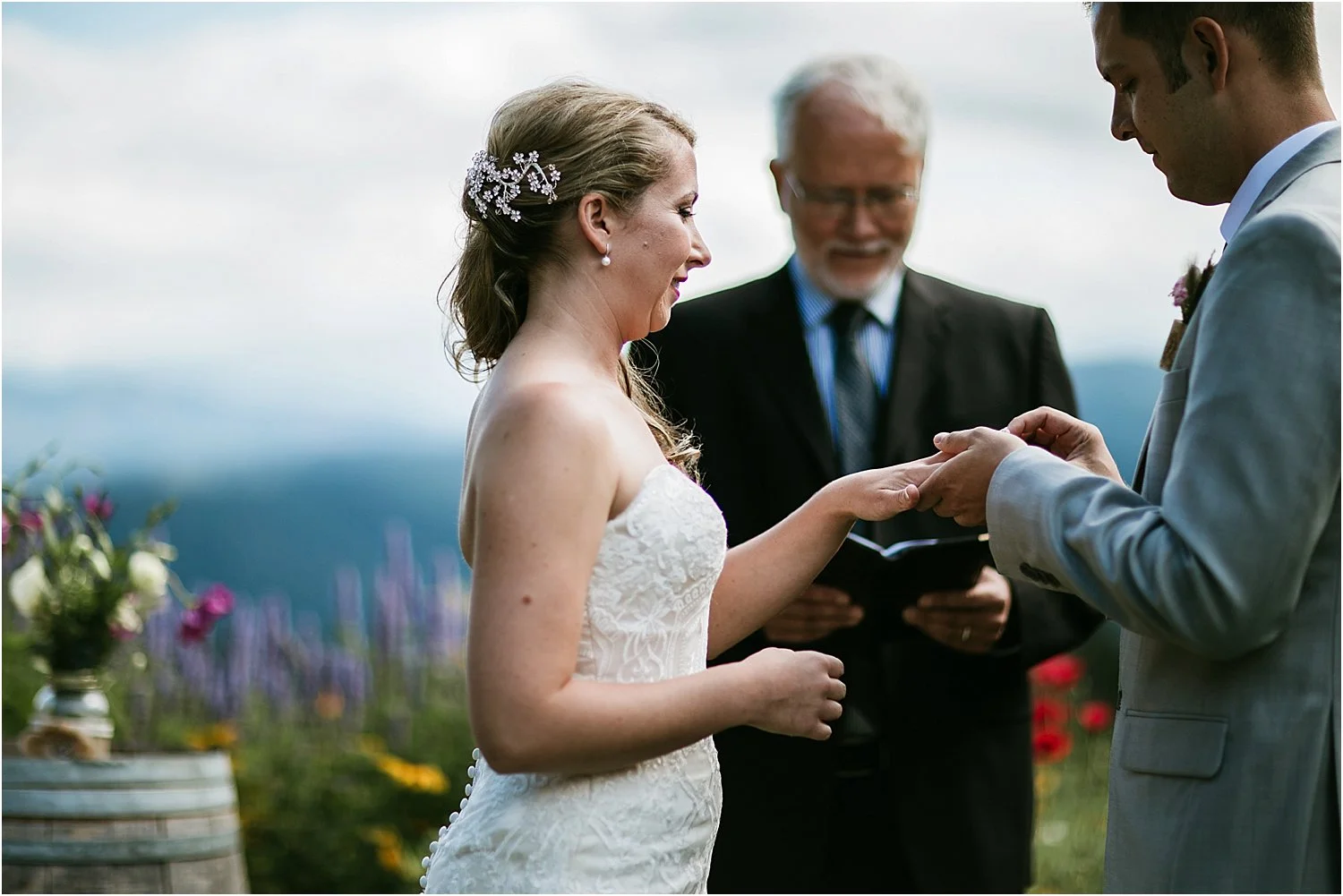 ColumbiaGorgeWedding.OregonWeddingPhotographer-80.jpg