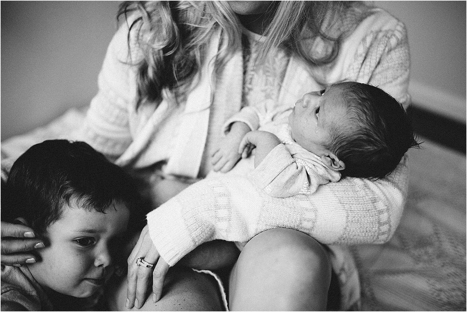 black and white newborn photo-1.jpg