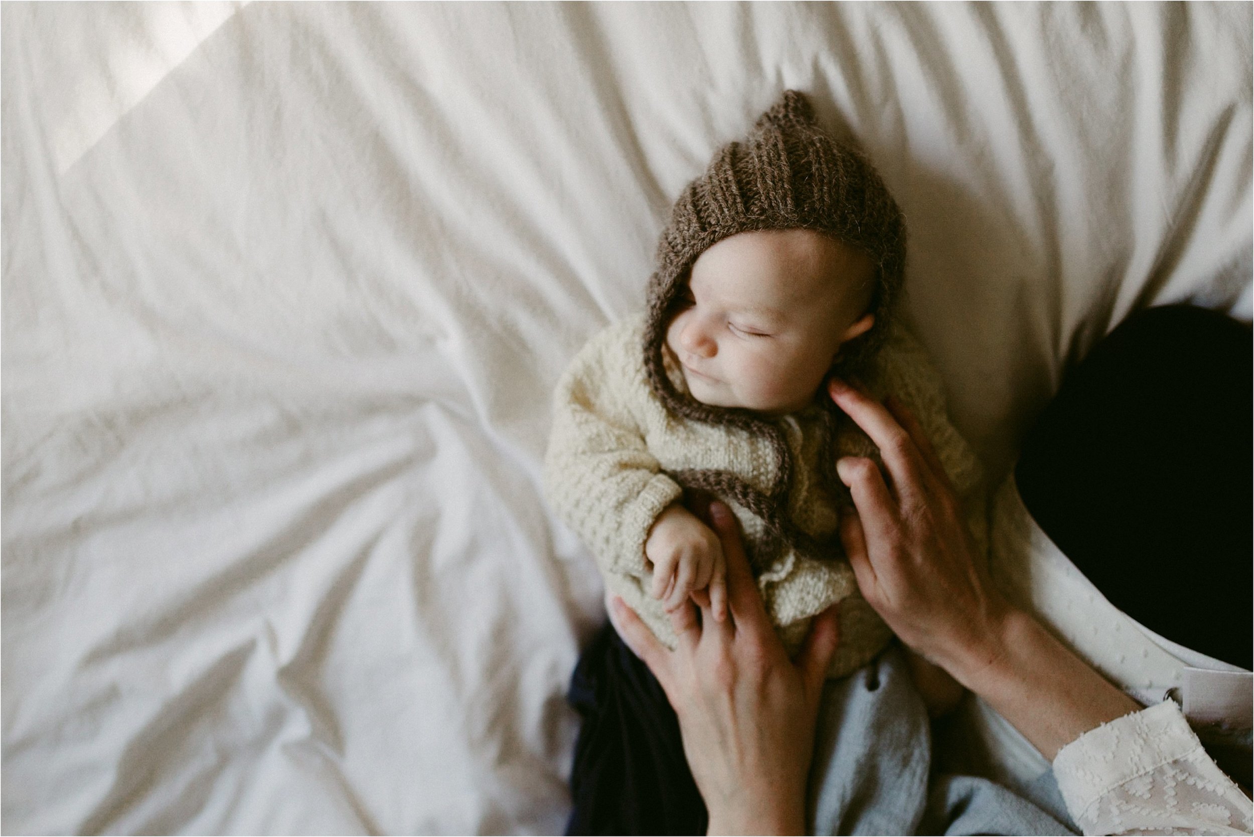 in-home-lifestyle-mama-and-baby-session-portland-family-photographer-2.jpg