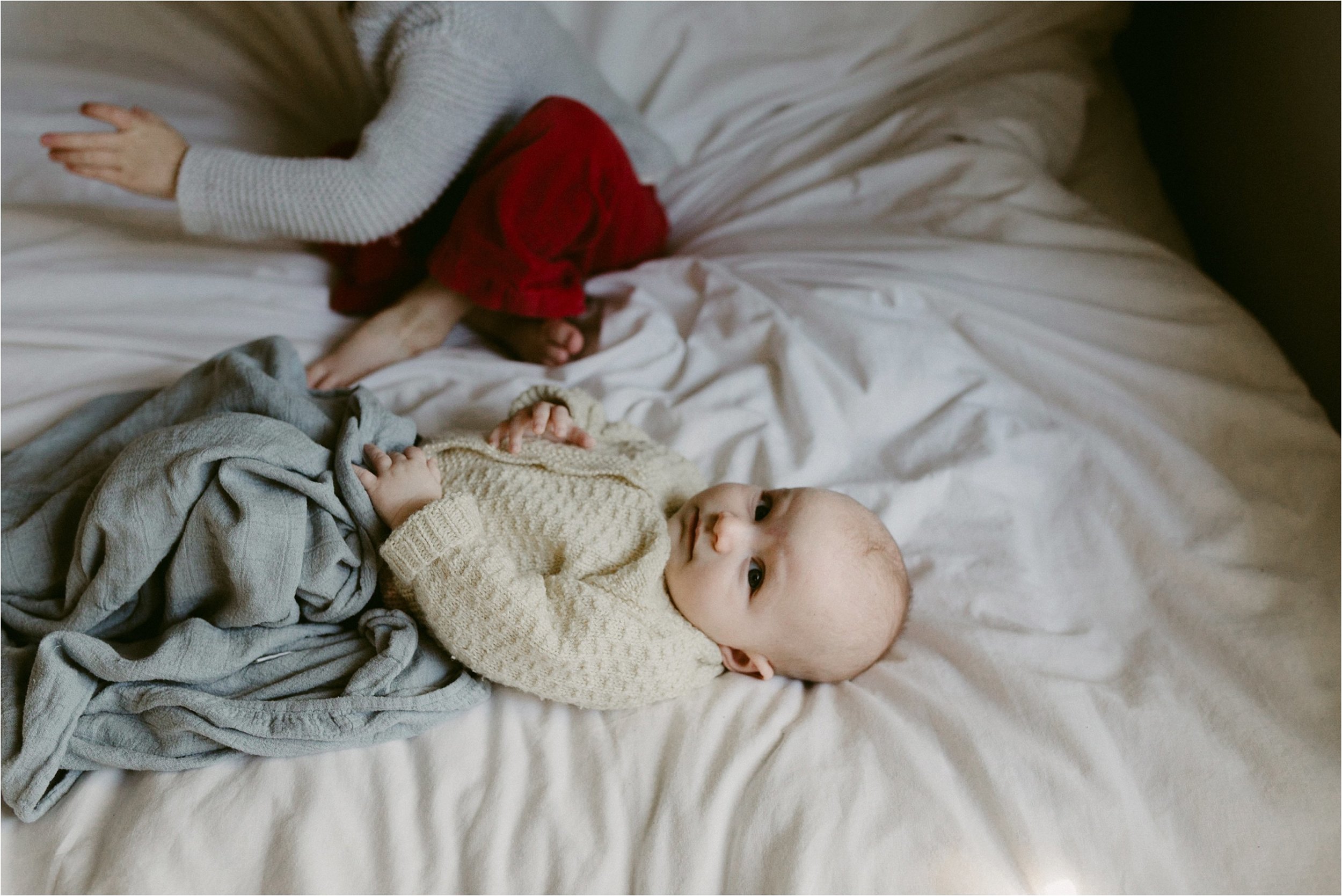 in-home-lifestyle-mama-and-baby-session-portland-family-photographer-21.jpg