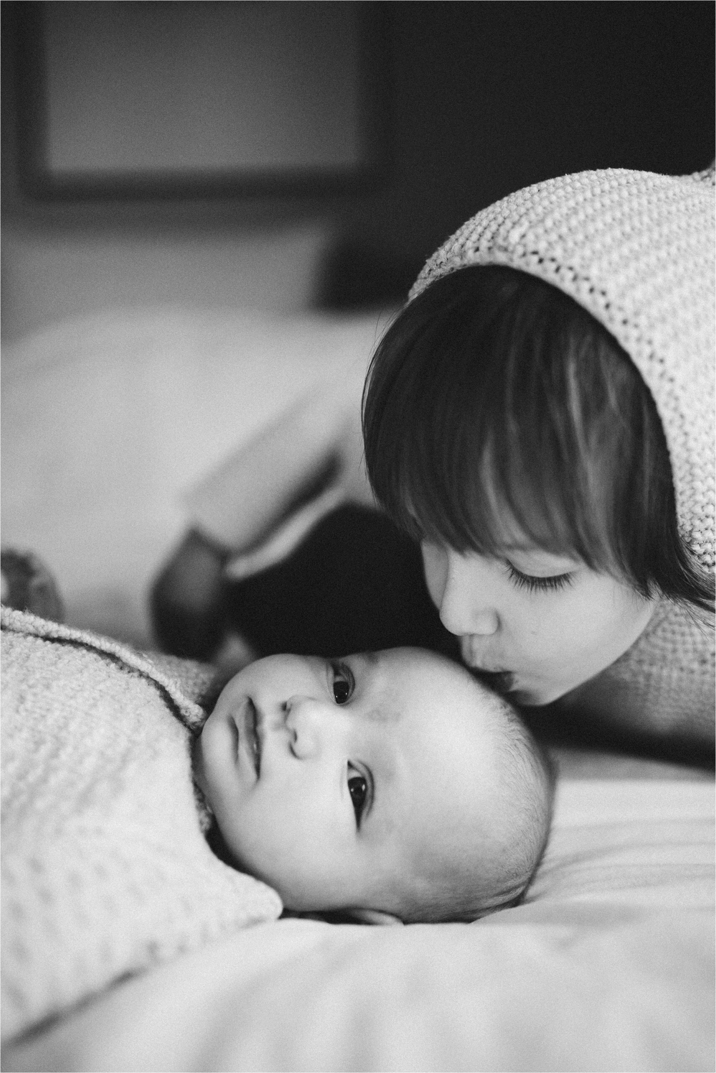 in-home-lifestyle-mama-and-baby-session-portland-family-photographer-20.jpg