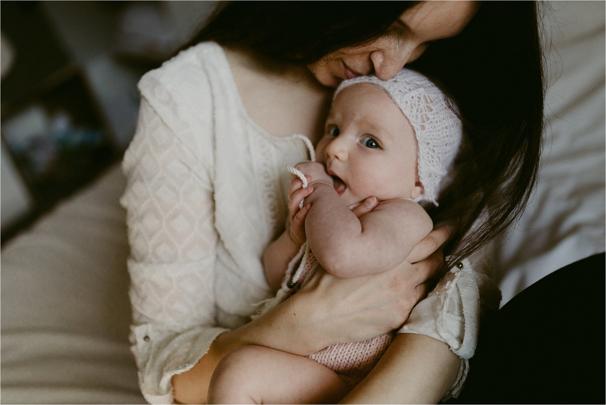 in-home-lifestyle-mama-and-baby-session-portland-family-photographer-35.jpg