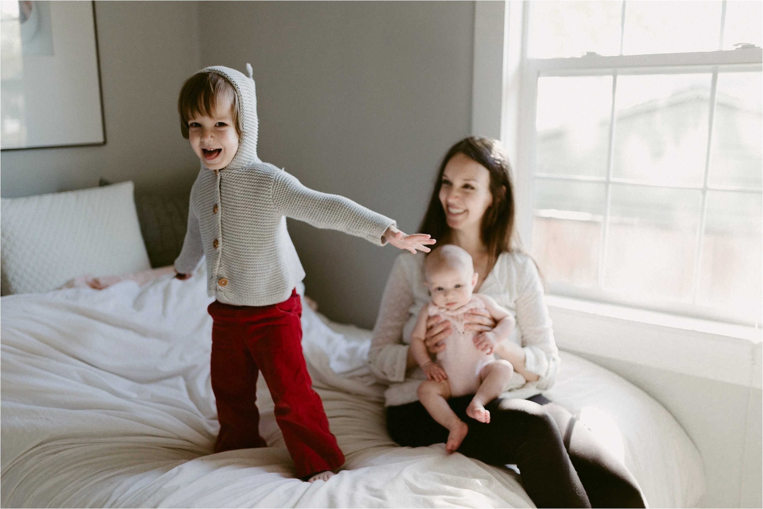 in-home-lifestyle-mama-and-baby-session-portland-family-photographer-40.jpg