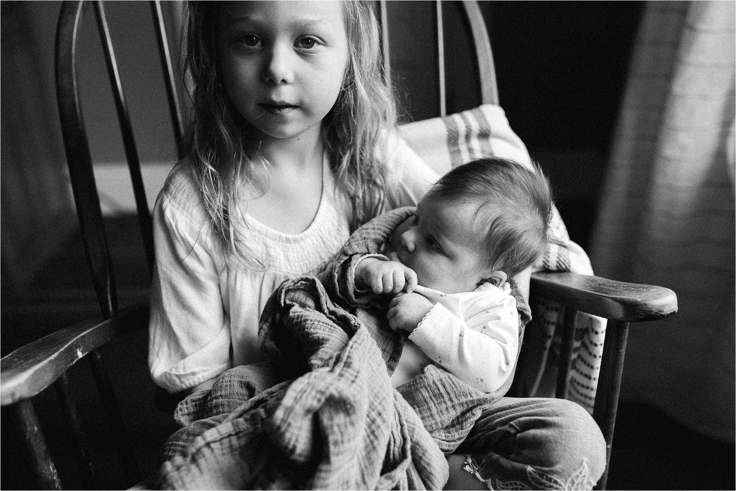 portland-family-photographer-in-home-session-8.jpg