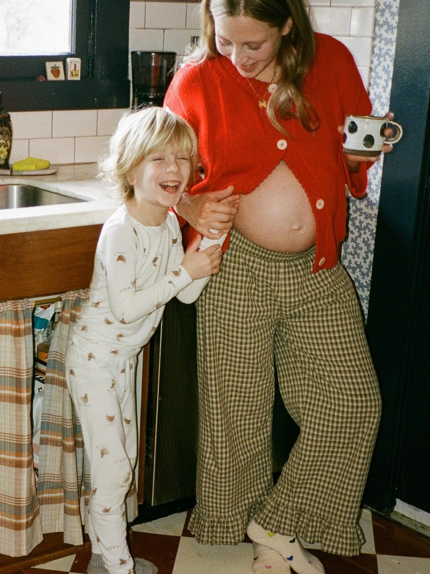 A favorite film photo from my recent session with @nataliejoyjewelry. #thefindlab #thefamilynarrative #portlandfamilyphotographer