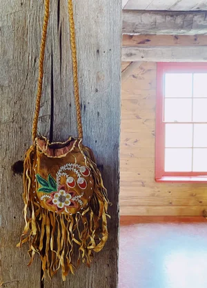 Vintage Suede Fringe Neck Bag — Rancho Pillow | A Wonderland  display picture 1