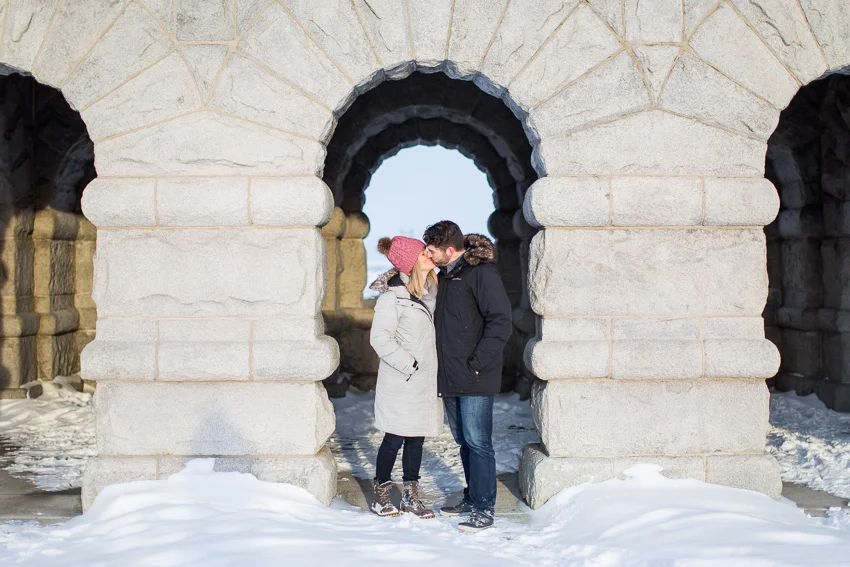 winterlincolnparkengagement-23.jpg