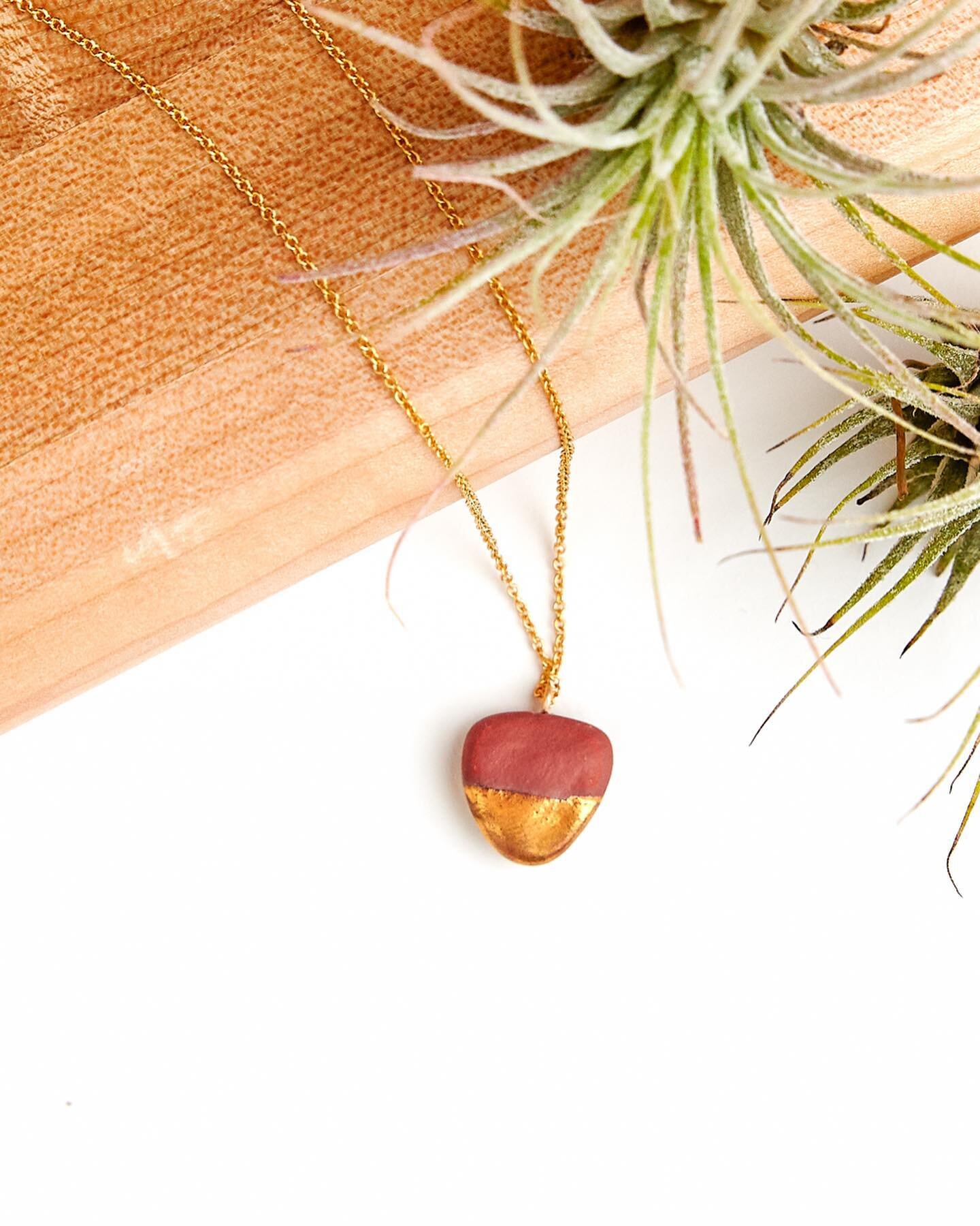 Our VERY LAST Terracotta Mount necklace is now available on our website! Pop over to get it while it lasts. 

Inspired by the serene beauty of the Rocky Mountains, our terracotta Mount Necklace is dipped in 22K gold. Each pendant hangs on a dainty 18