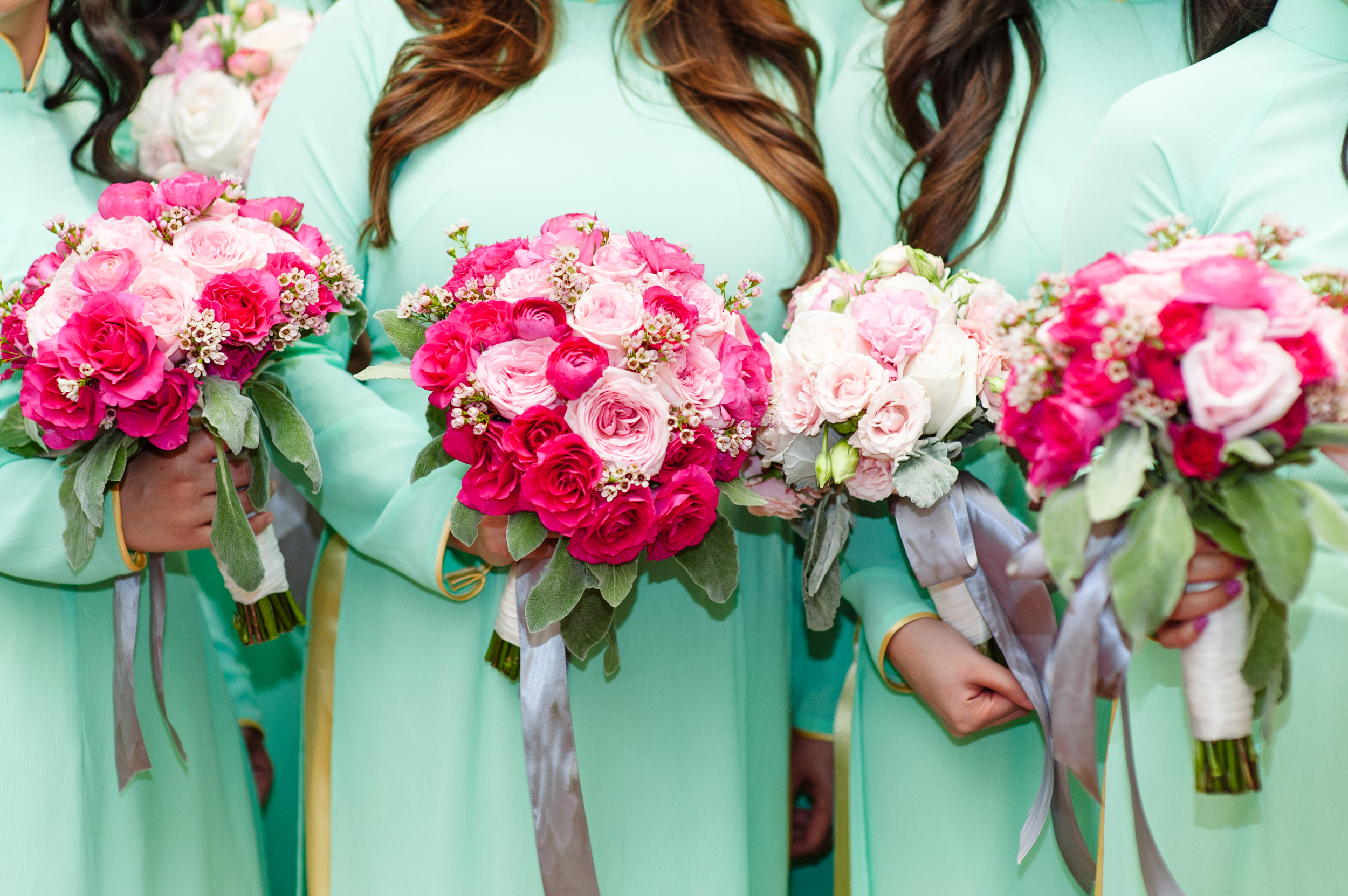 Brides in teal Ao Dai.  Loveandsparrows.com.  Photo by Celina Gomez