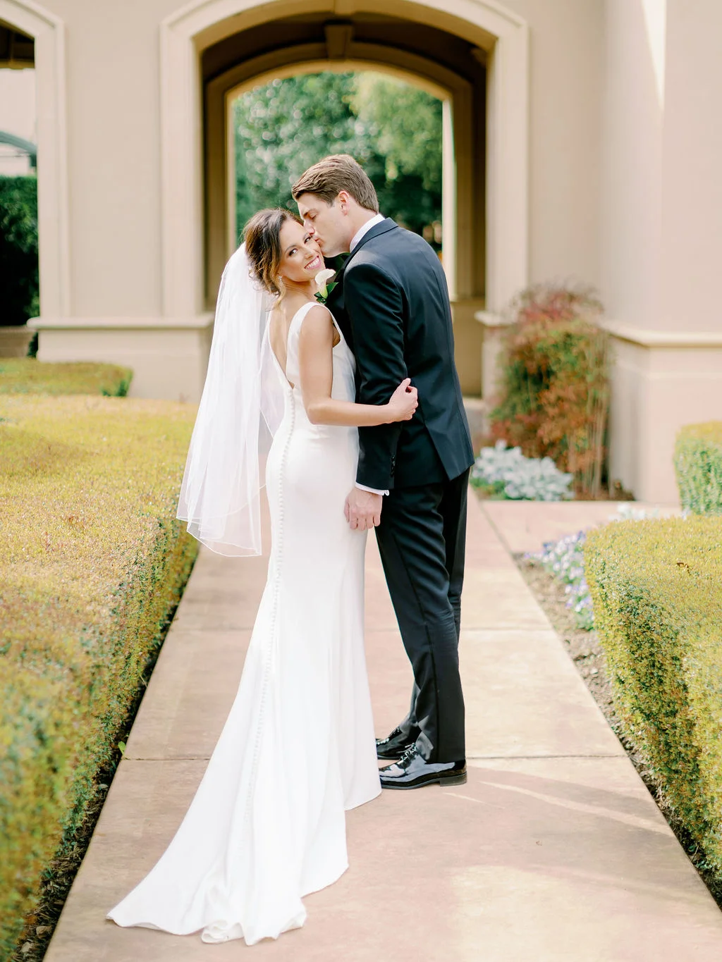 Austin-Film-Wedding-Photographer-Royal-Oaks-Country-Club-25.jpg