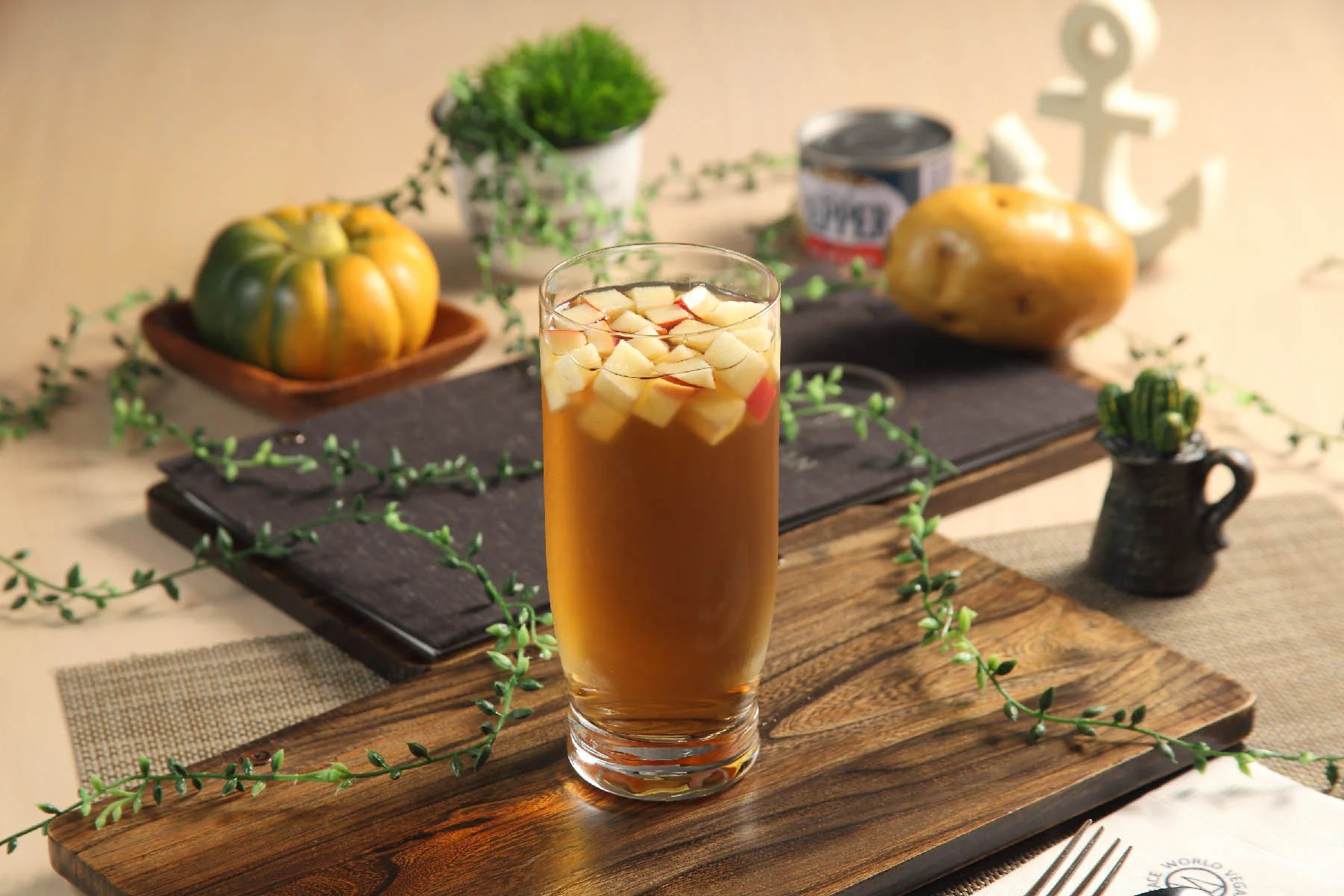 鮮蘋果汁</br>Fresh Apple Juice