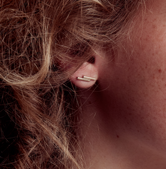 DOUBLE-BAR-EARRINGS-BRONZE-3.png