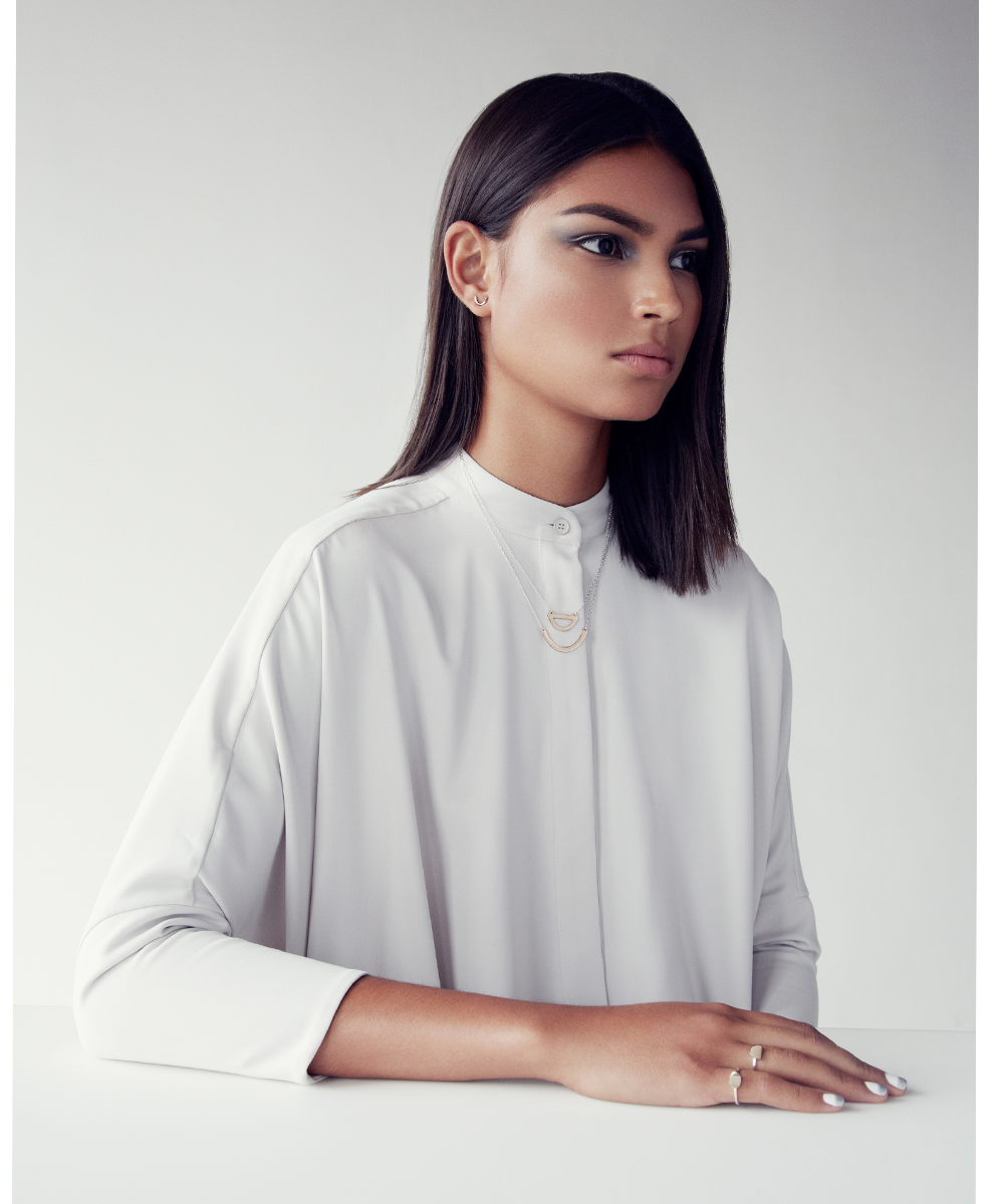 CLOSED-CURVE-NECKLACE-3.jpg