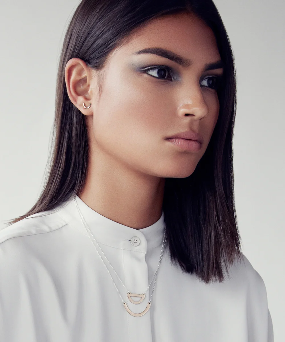 CLOSED-CURVE-NECKLACE-4.jpg