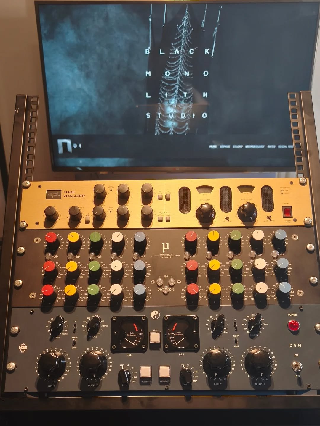 Coming to the end of the studio refurb.  Centre rack nearly done, with the new Custom Audio Germany HD-25A RV C, and the IGS Zen Zener Limiter/Compressor.