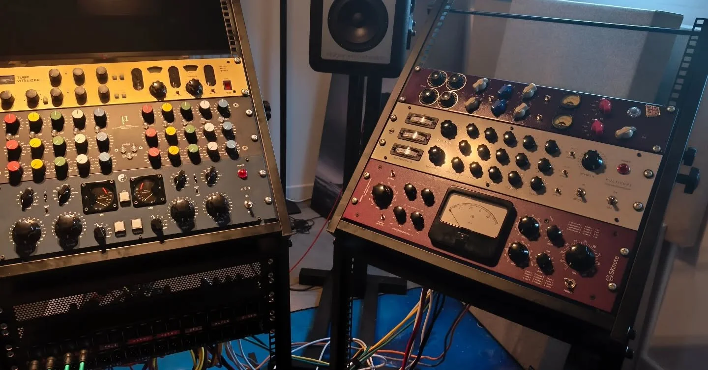 And the dynamics rack is now populated, and 2 racks are now patched in to the patch bay. 1 more rack to patch in 2morrow, then we do all the power, and tidy up.  Getting there.