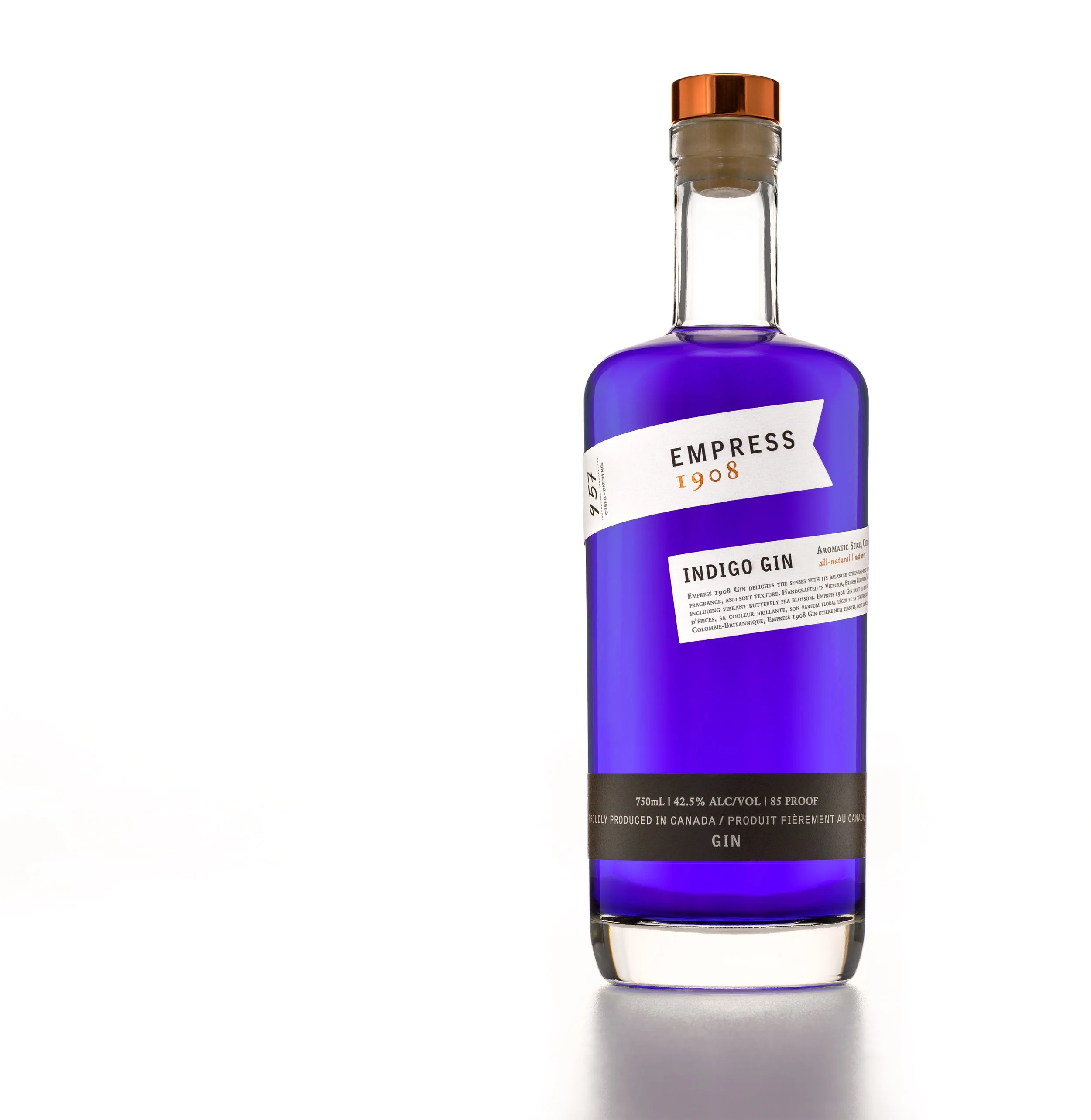 product photo in the studio of Empress gin