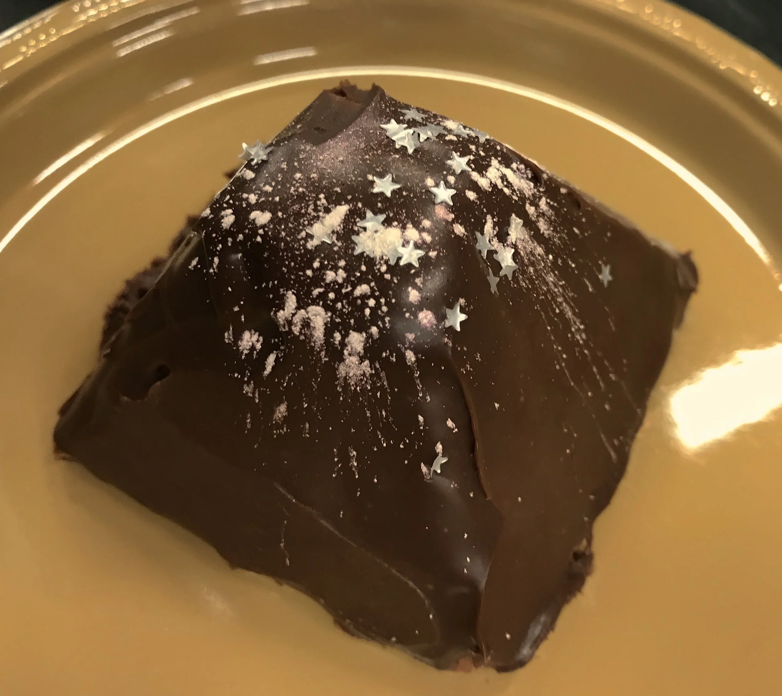 Stardust pyramid cake