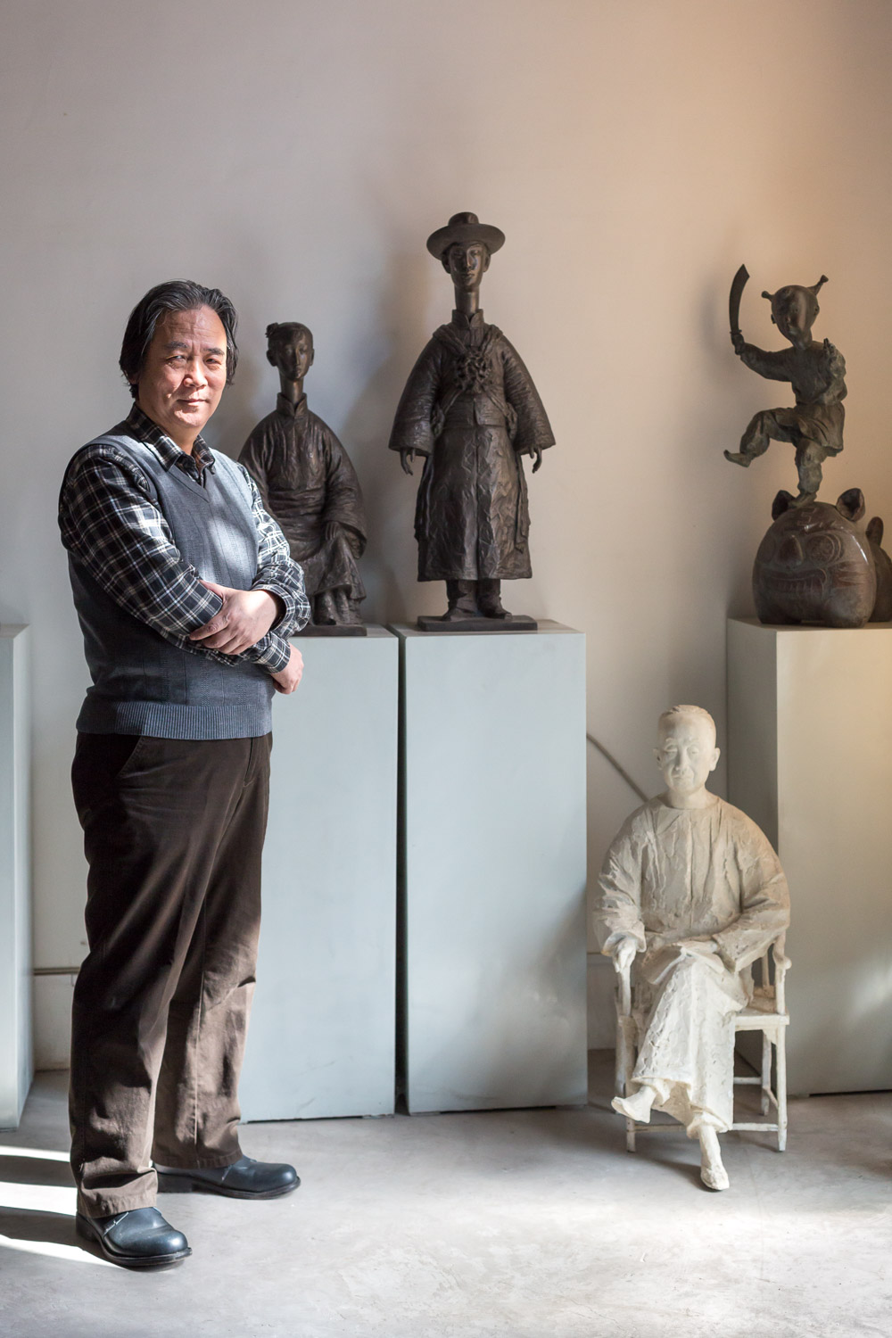  Sculptor Guo Xincong in his Beijing studio. Shot for Sotheby's magazine 