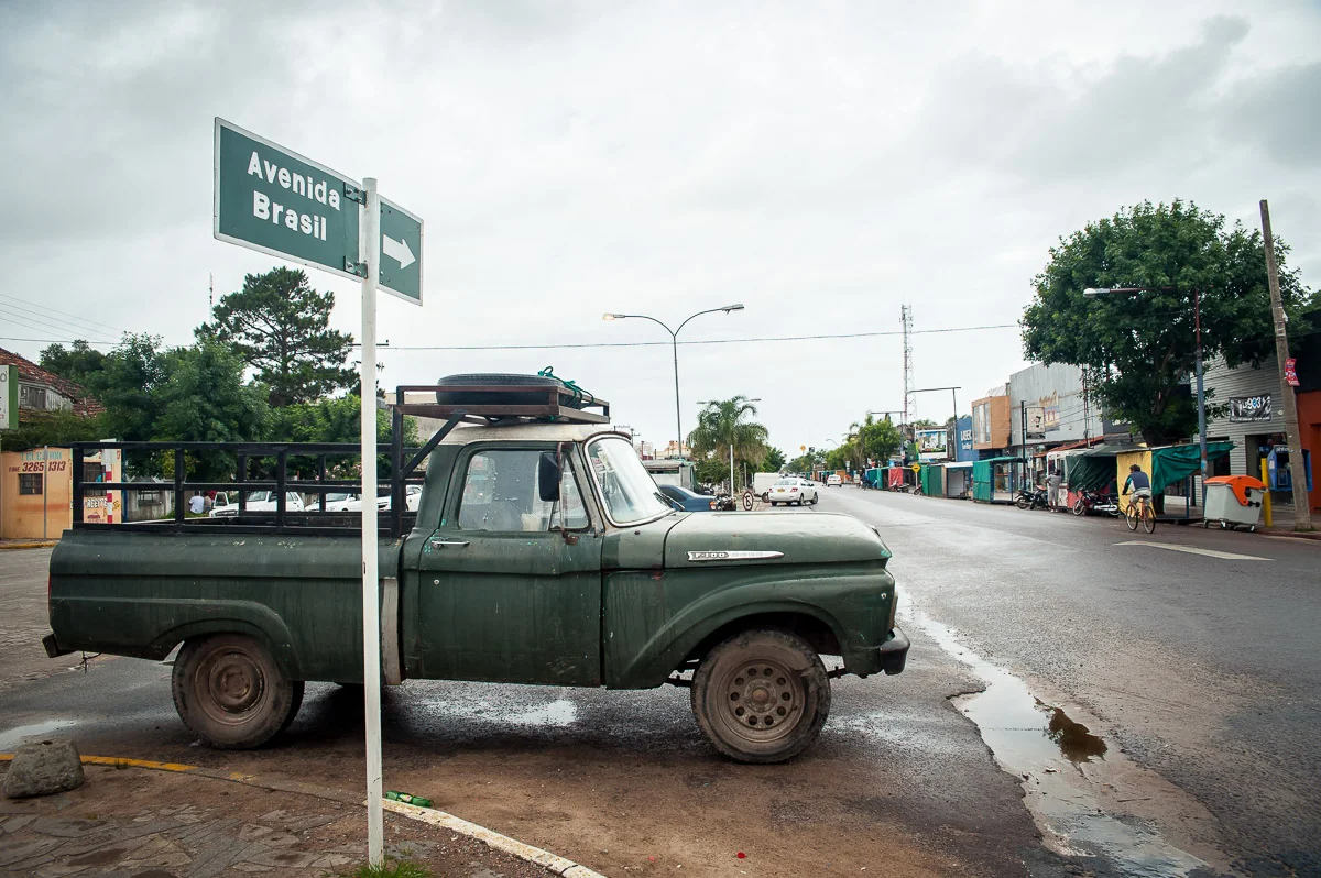 Old truck in Chui, border between Uruguay and Brazil, Dec 2014 © Dosfotos