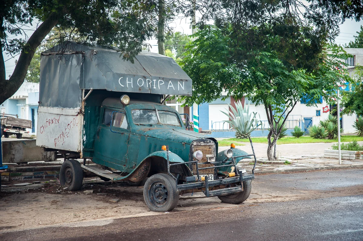 Old truck in Chui, border between Uruguay and Brazil, Dec 2014 © Dosfotos