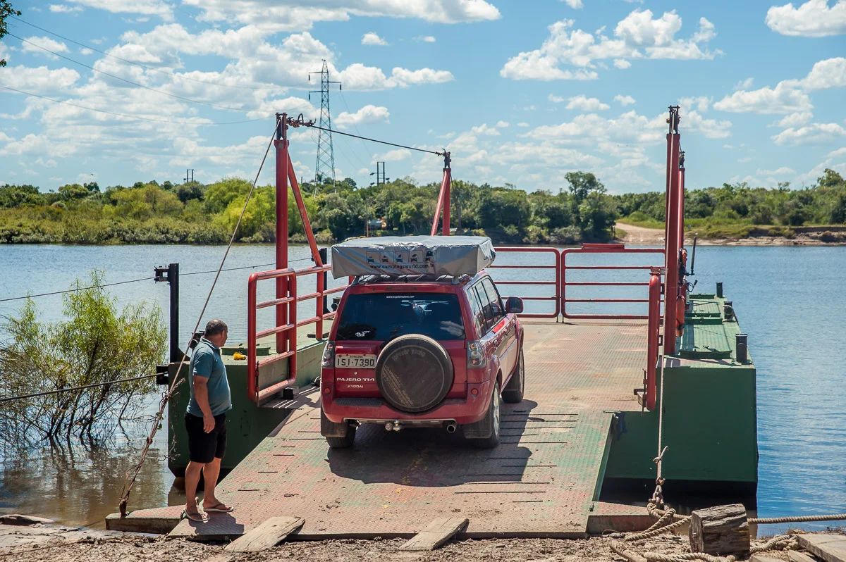 River crossing near Cebollati, Uruguay, Dec 2014 © Dosfotos