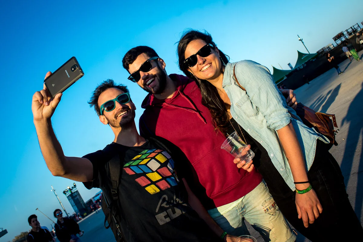 Festival goers, Primavera Sound, Parc del Forum, Barcelona, Catalonia, Spain, 28/05/2015 © Dosfotos