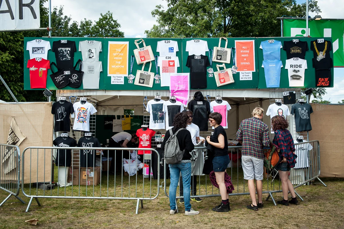 Festival goers, Field Day, Victoria Park, London, UK, 06/06/2015 © Dosfotos