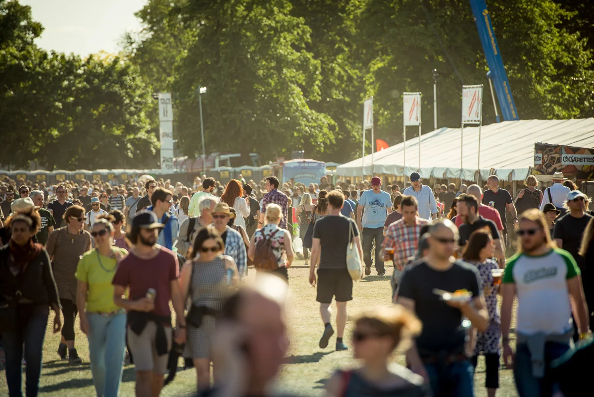 Festival goers, Field Day, Victoria Park, London, UK, 07/06/2015 © Dosfotos