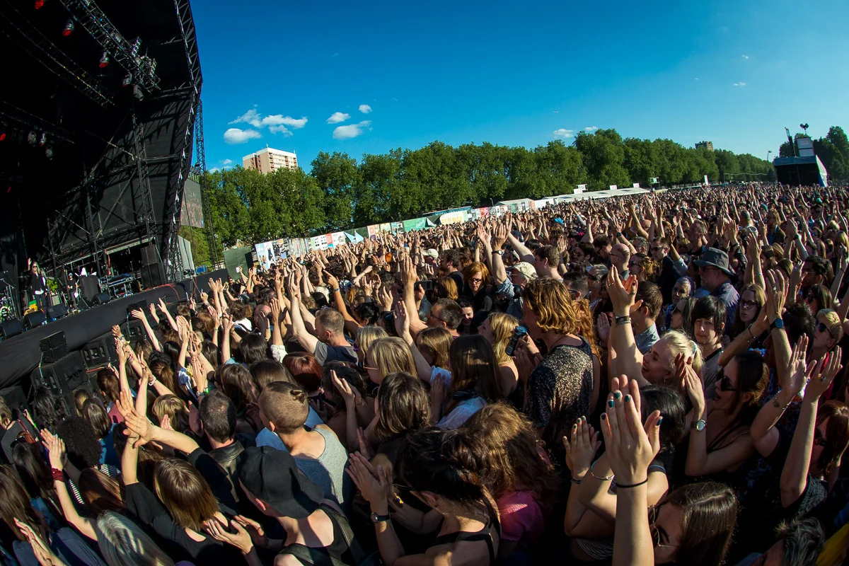 Patty Smith's crowd, Field Day, Victoria Park, London, UK, 07/06/2015 © Dosfotos
