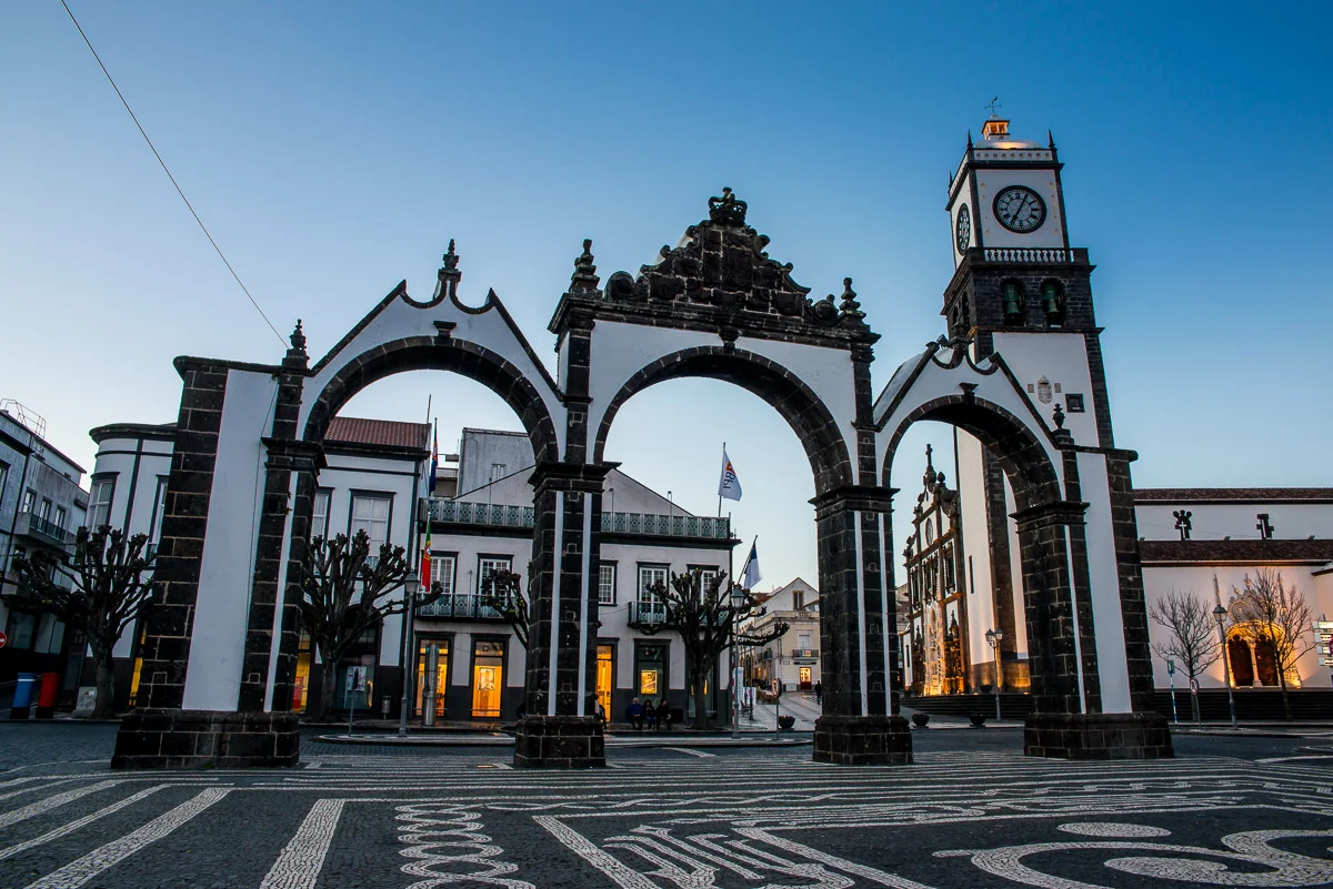 Portas da Cidade or Gates to the city, Ponta Delgada, Sao Miguel, Azores, 26/03/2016 © Dosfotos