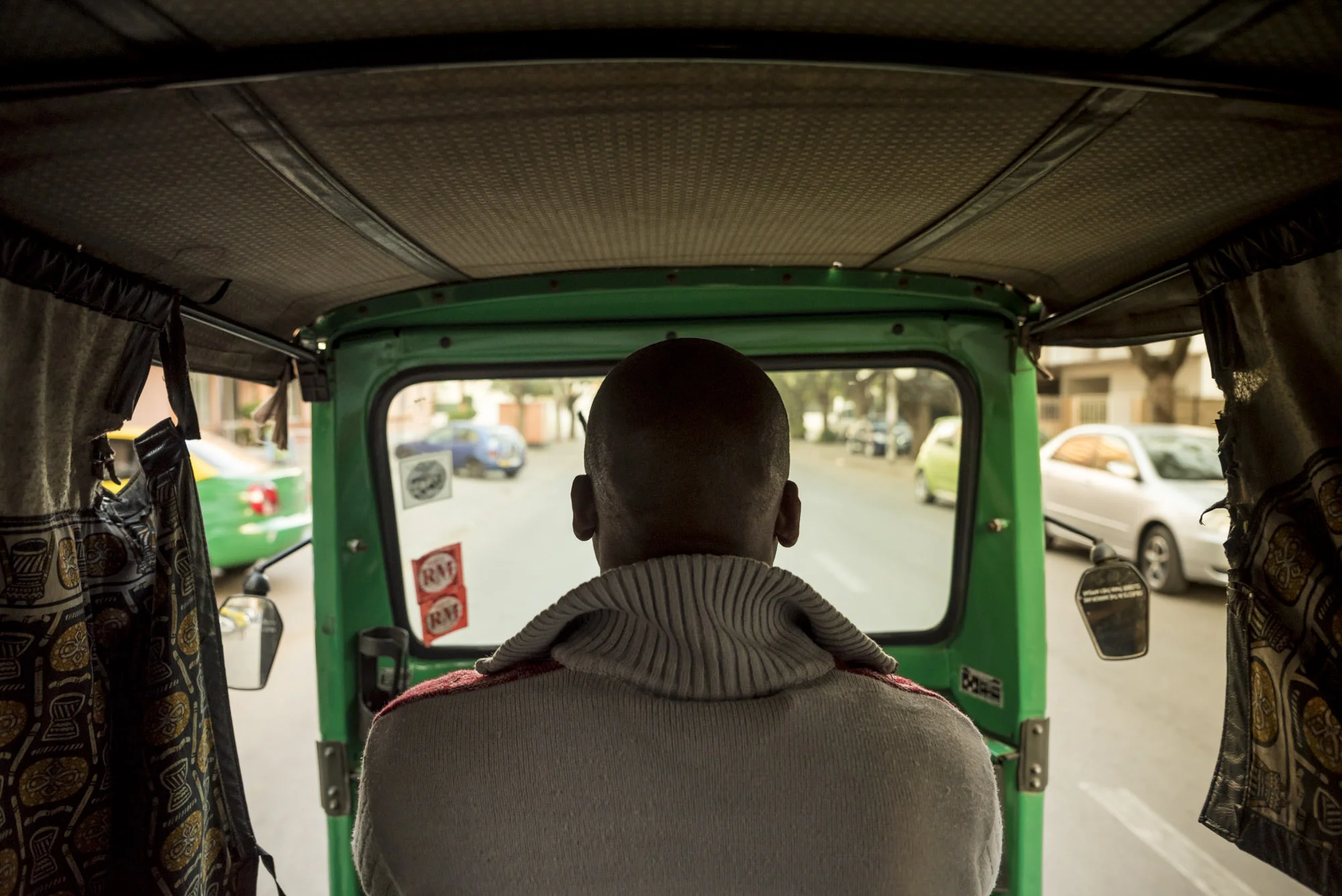 Inside a Tuk Tuk in Maputo, Mozambique, 27/08/2016 © Dosfotos