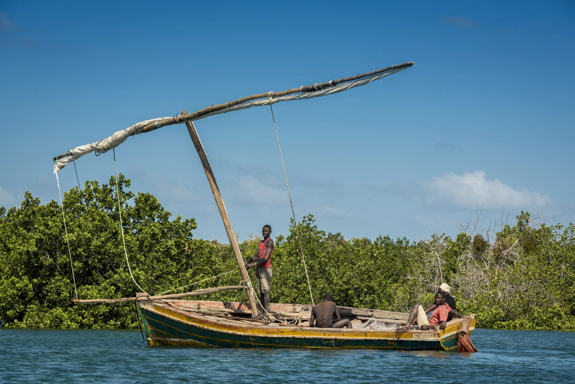 Dhows fishing around Pemba, Cabo Delgado, Mozambique, 30/08/2016 © Dosfotos