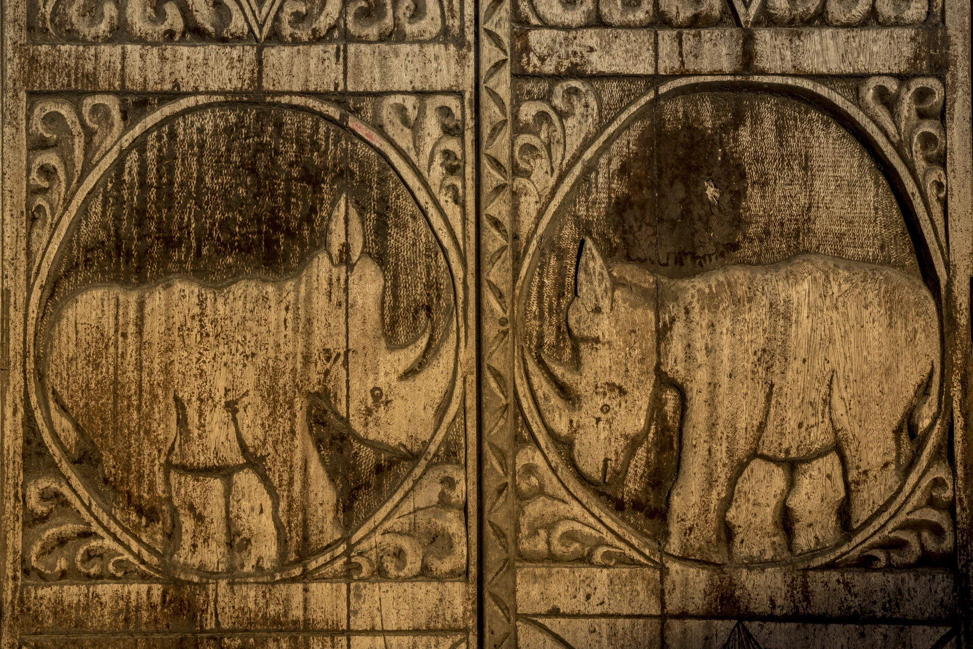 Beautifully decorated wooden door in Ibo Island, Quirimbas National Park, Cabo Delgado, Mozambique, 31/08/2016 © Dosfotos