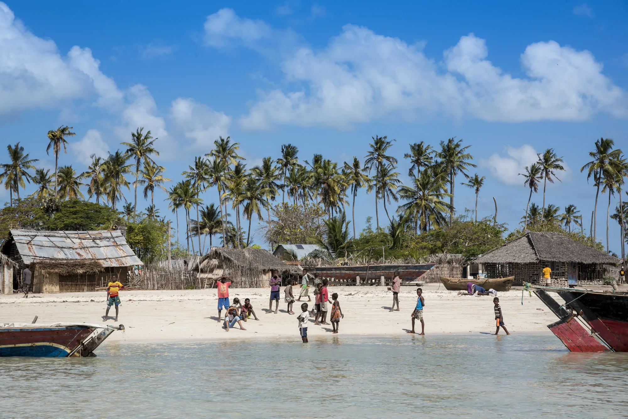 Kids in Quirimba Island, Quirimbas National Park, Cabo Delgado, Mozambique, 01/09/2016 © Dosfotos