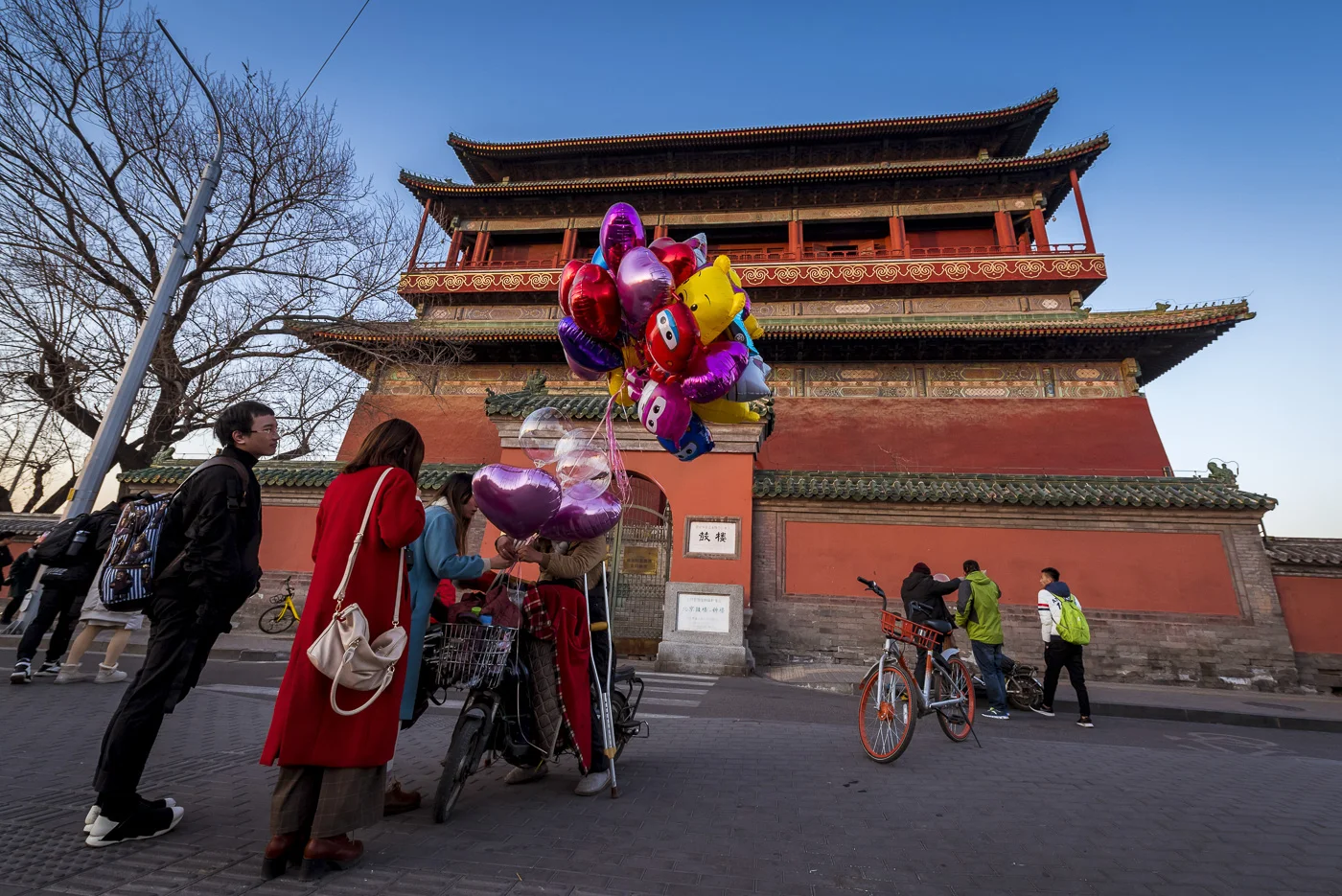 Balloons for sale in front of Gulou or Drum Tower, Beijing, China © Dosfotos