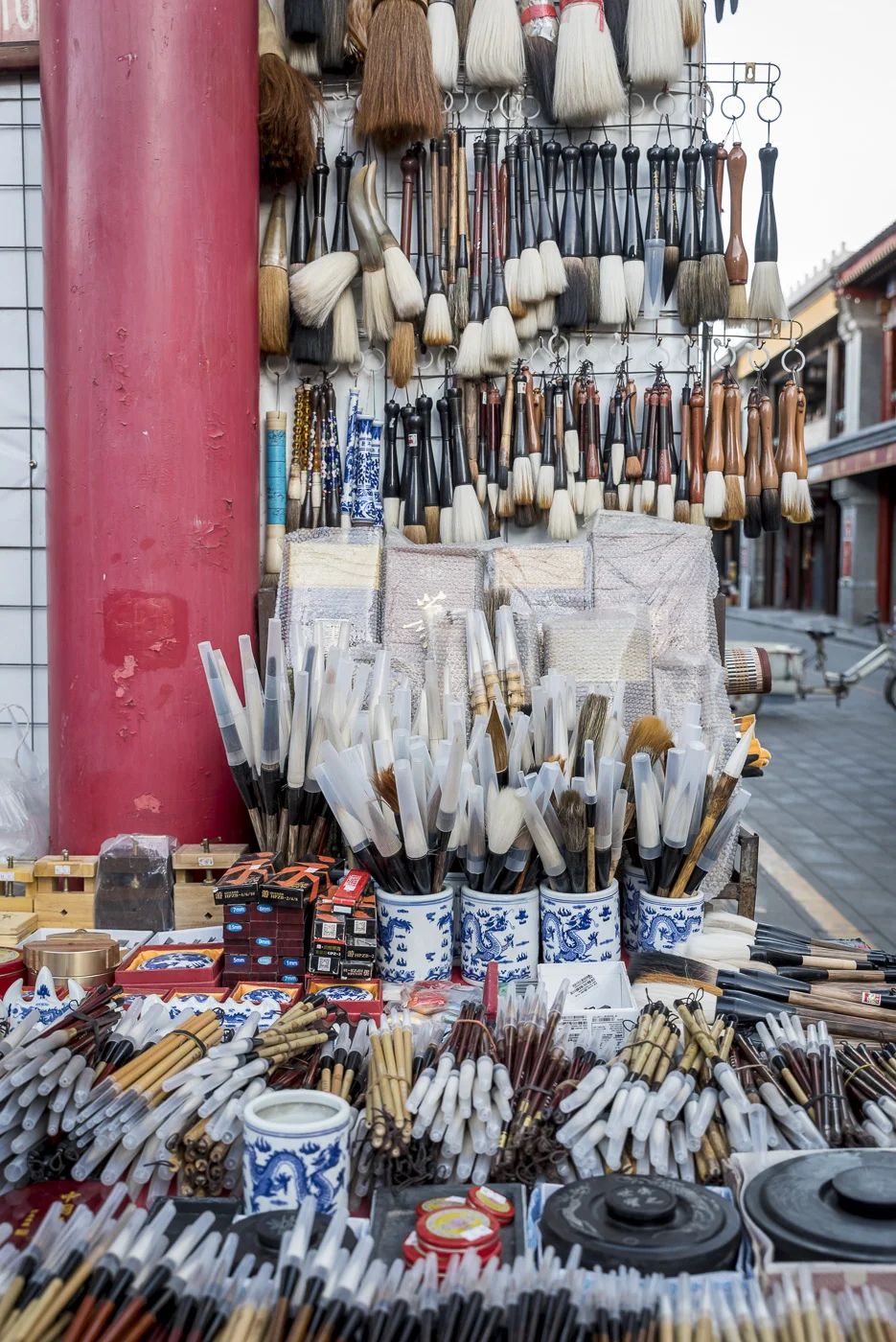 Panjiayuan Antique Market, Beijing, China © Dosfotos