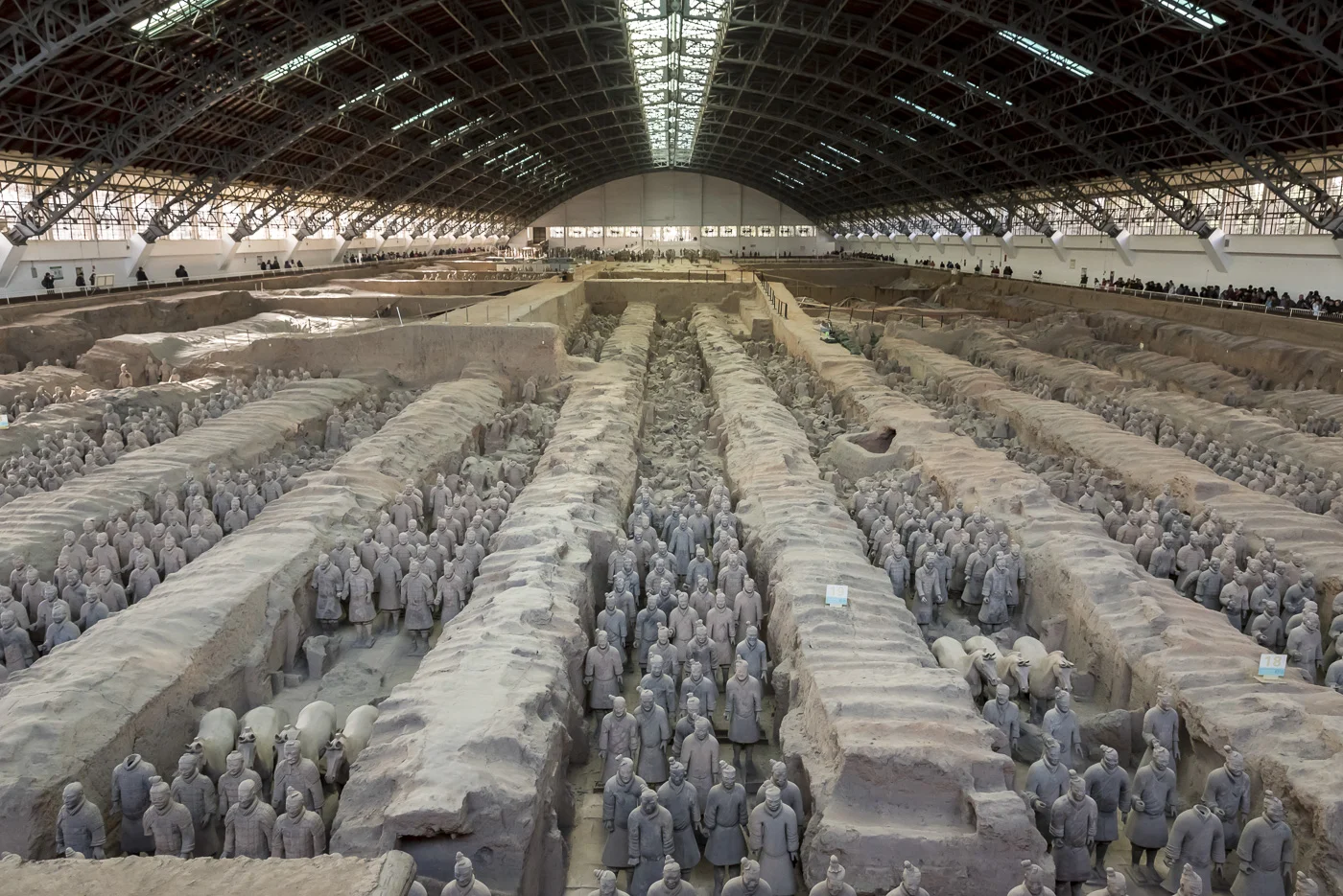 Terracotta Army, a collection of terracotta sculptures depicting the armies of Qin Shi Huang, Xian, China © Dosfotos