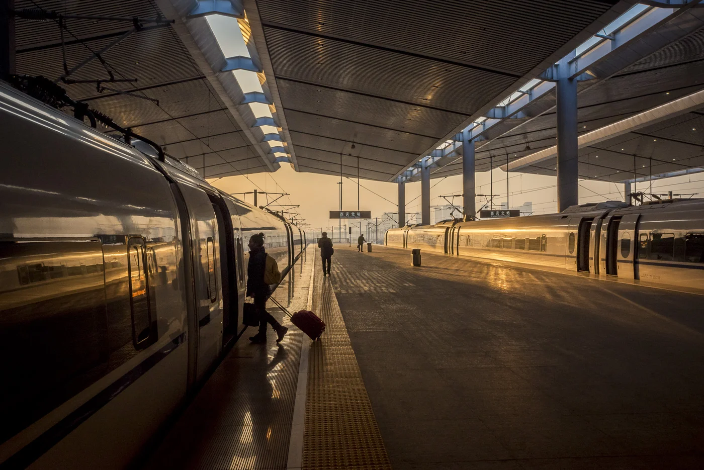 Railway Station, Xian, China © Dosfotos
