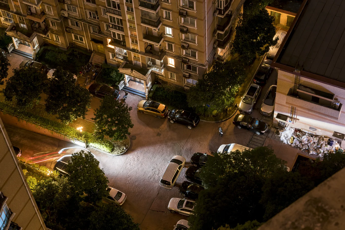 Urban landscape at night, Shanghai, China © Dosfotos