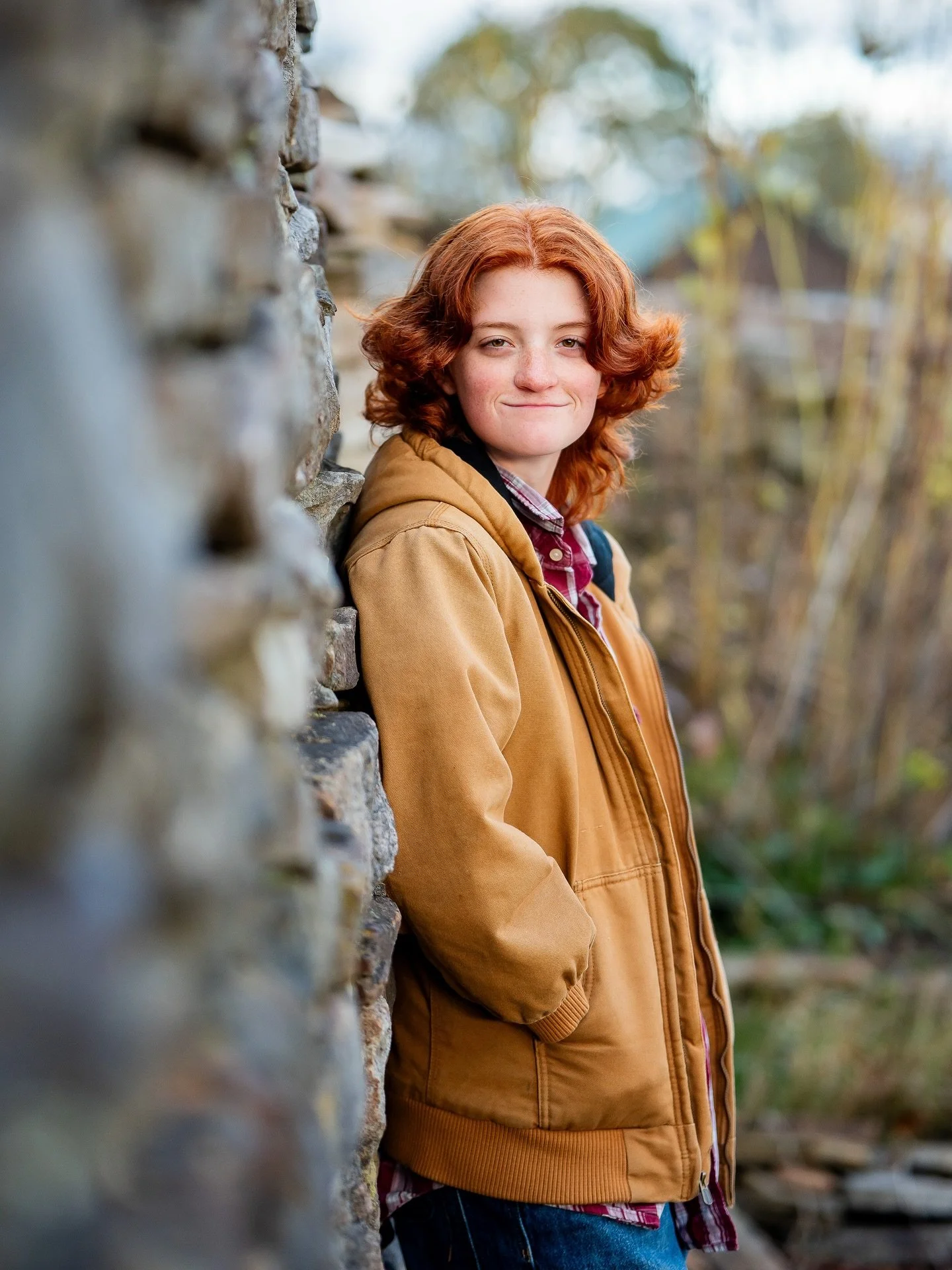 With the kind of evening that just feels like October, Violet&rsquo;s senior session was autumn perfection. 🍂
