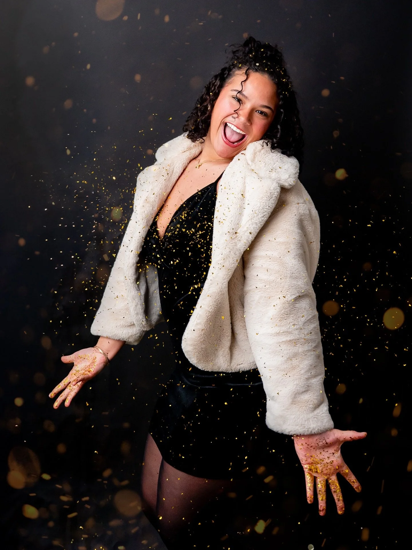 Because your senior year deserves all the sparkles and glam ✨