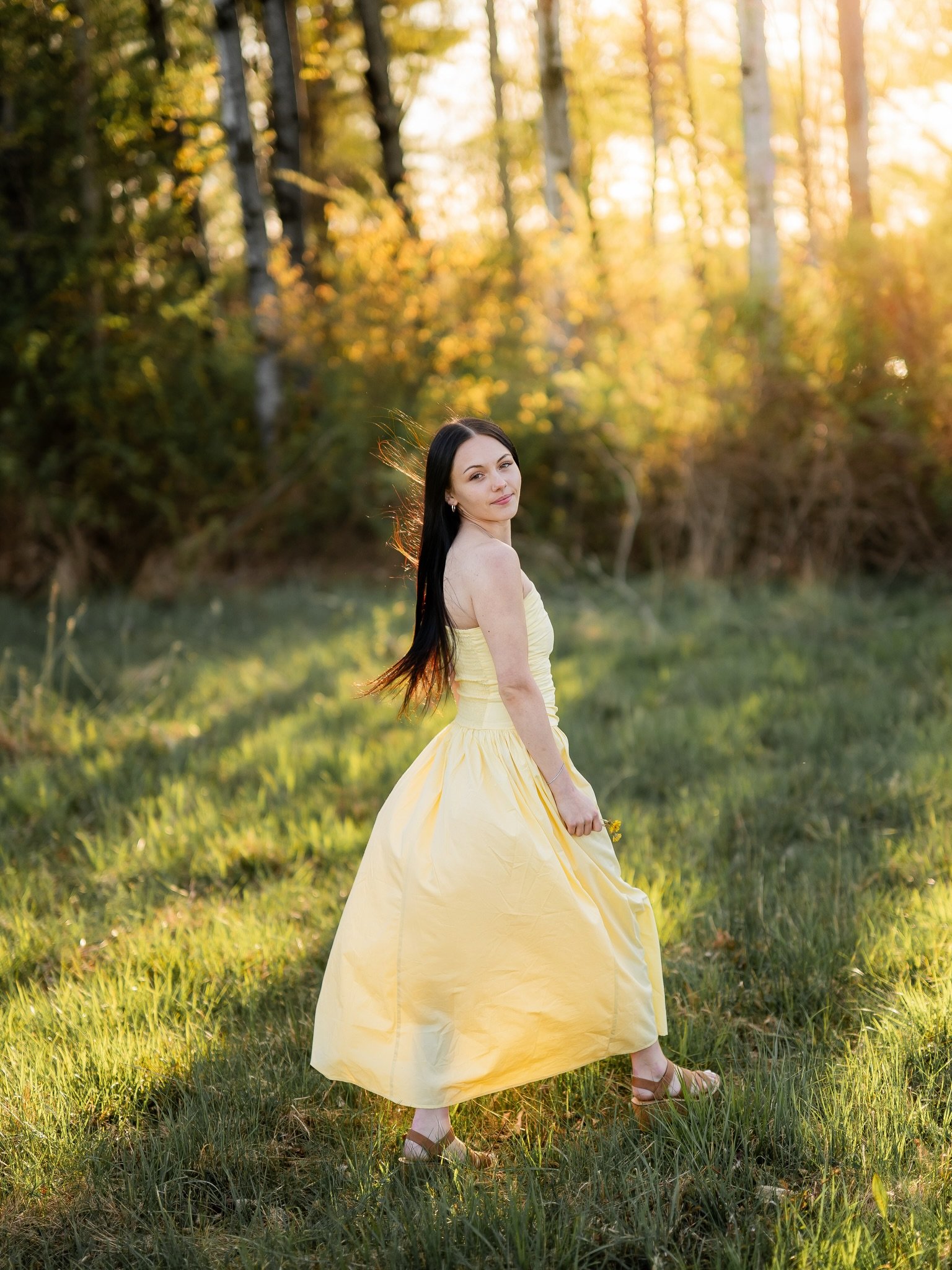 The beautiful Lia! We chased the best golden hour light from downtown to the lake, and every single frame was a dream. And I&rsquo;m completely obsessed with that butter yellow dress! 💛