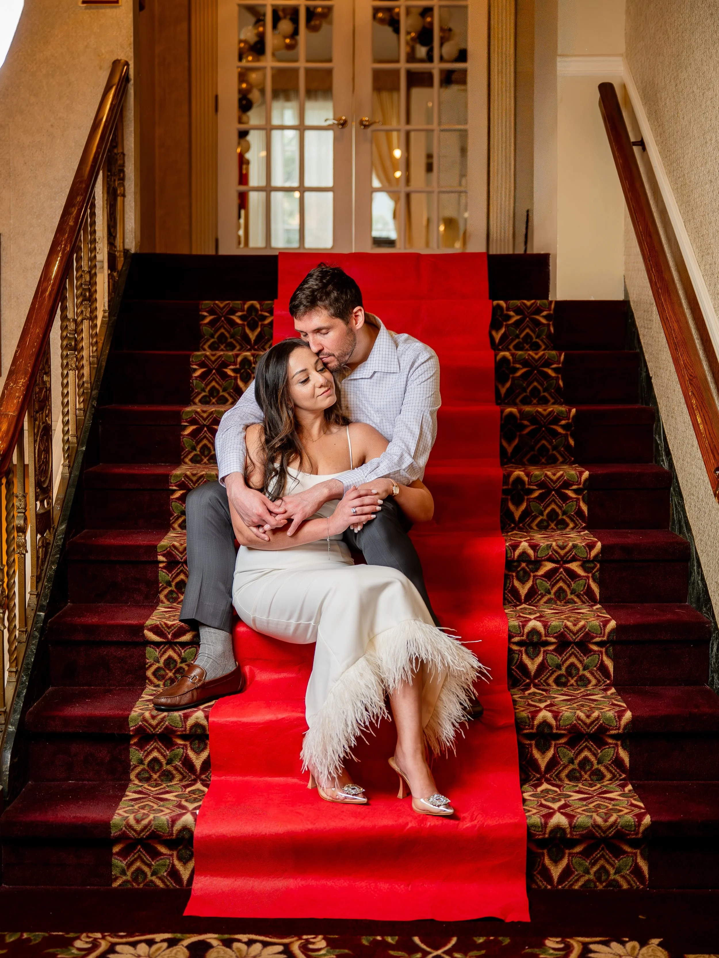 A historic hotel, a rainy afternoon, and two people making a long-distance engagement look effortless. ✨