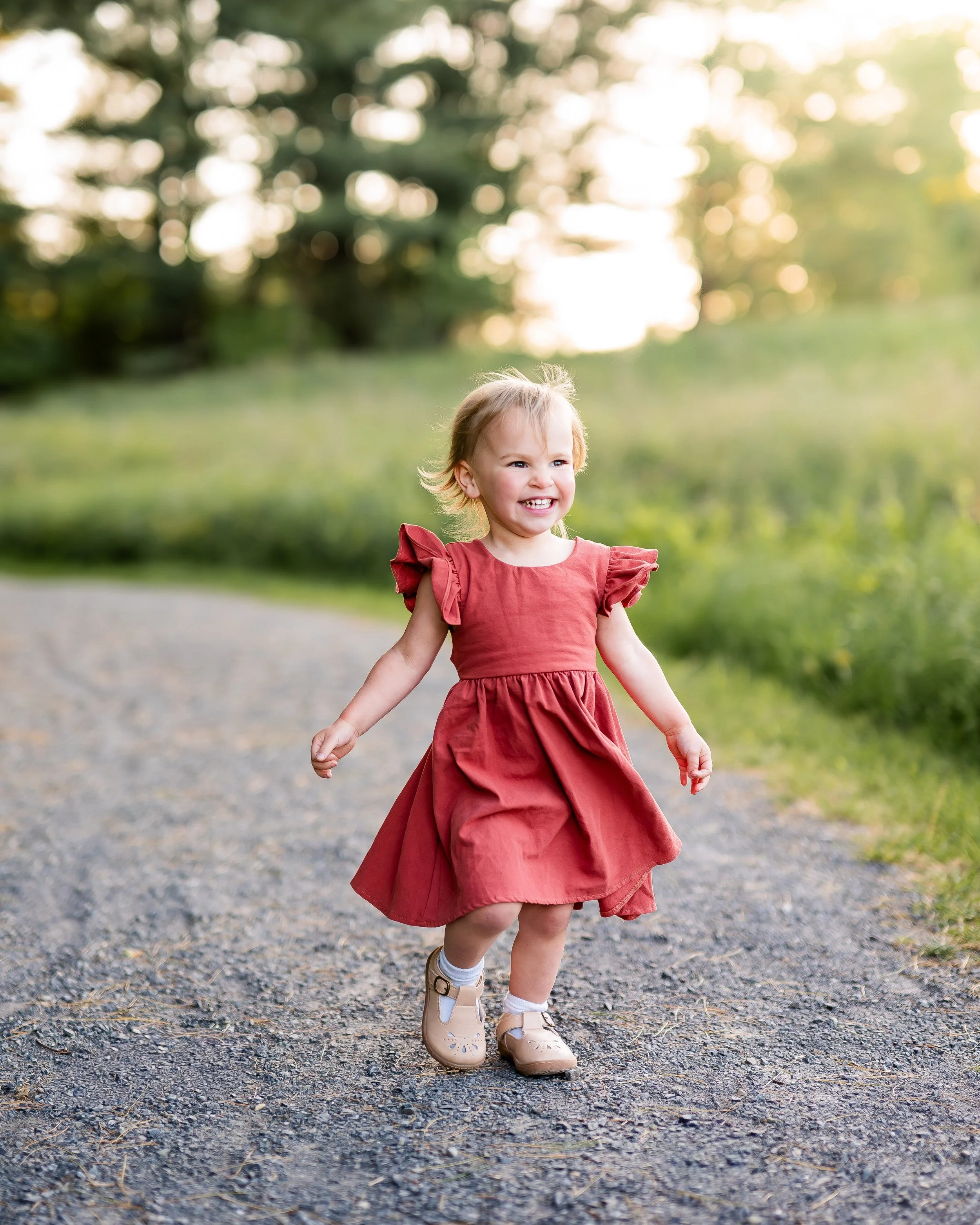 SCHEDULING ANNOUNCEMENT: Two spring mini spots at Rose Valley are available this evening! Link in bio 
 - 
And how about this little cutie from this weekend's extended family session?
